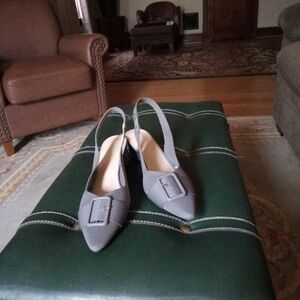 GRAY SLINGBACK POINTED-TOE WOVEN SANDALS-(NWOT)